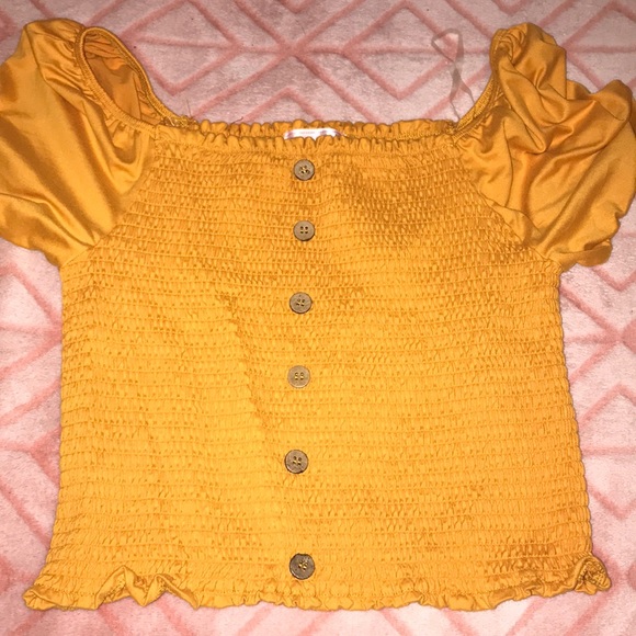 Crop top - Picture 1 of 3